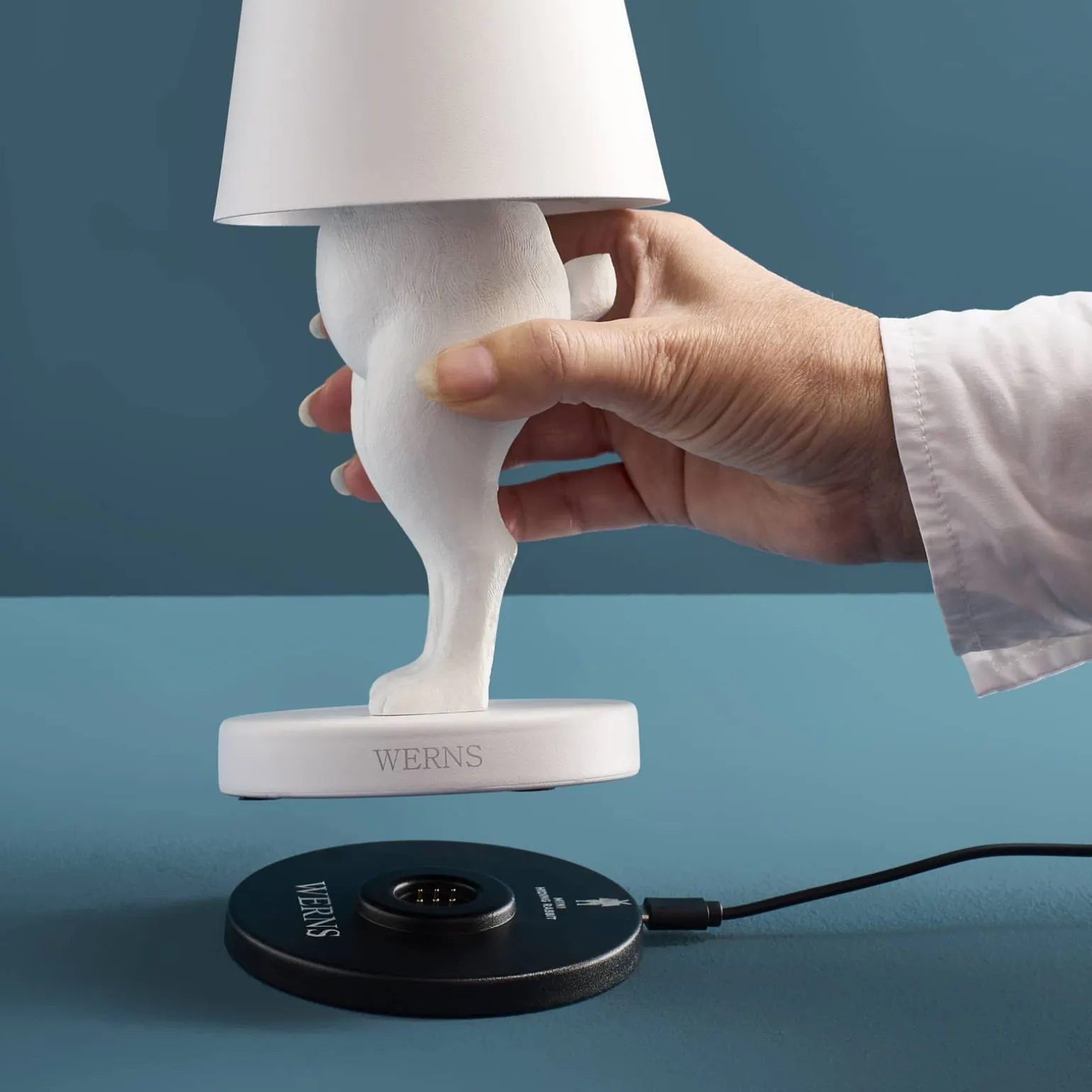 Lampe de Table Lapin LED Hiding Rabbit, blanc mat
