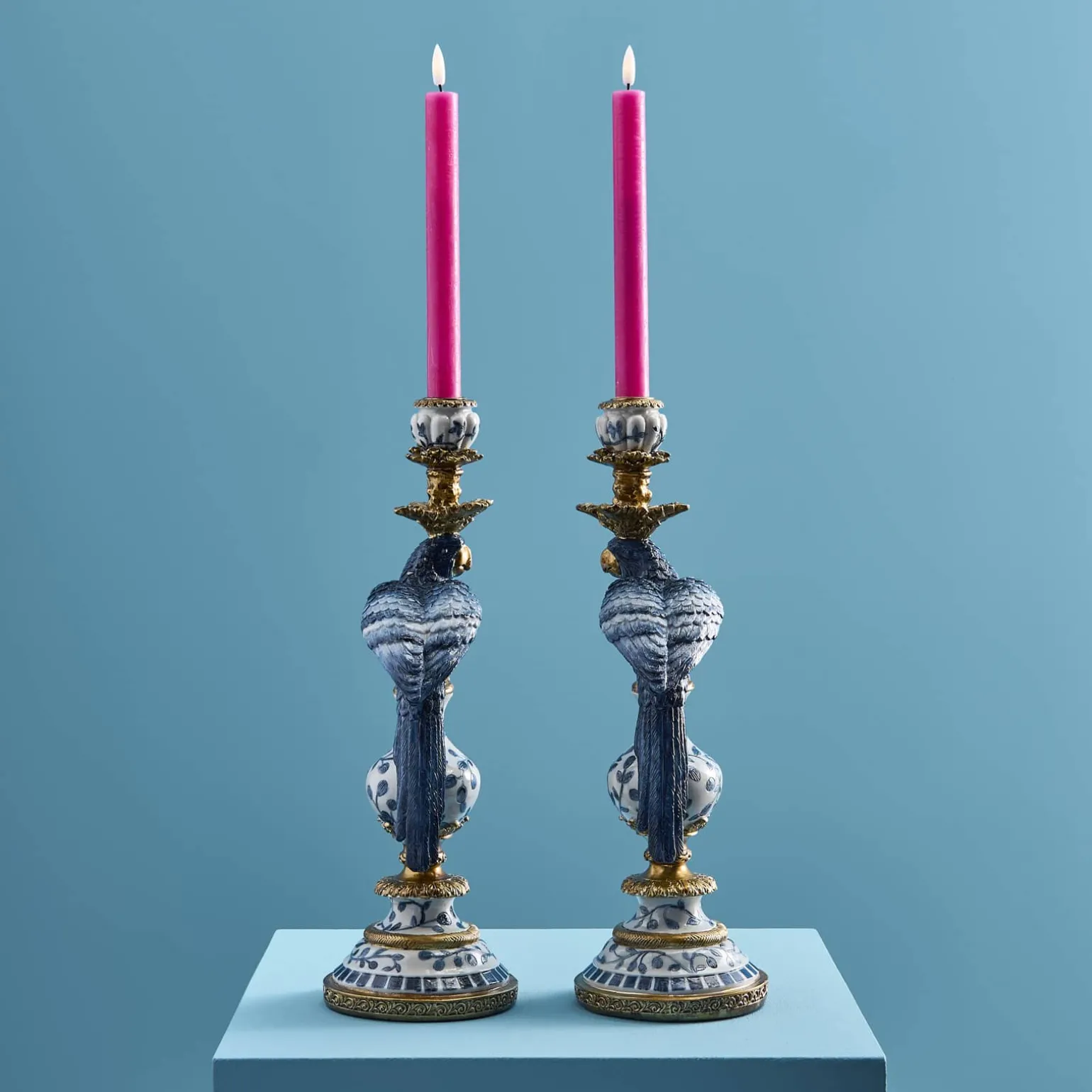Lot de 2 bougeoirs perroquet, bleu-blanc-or