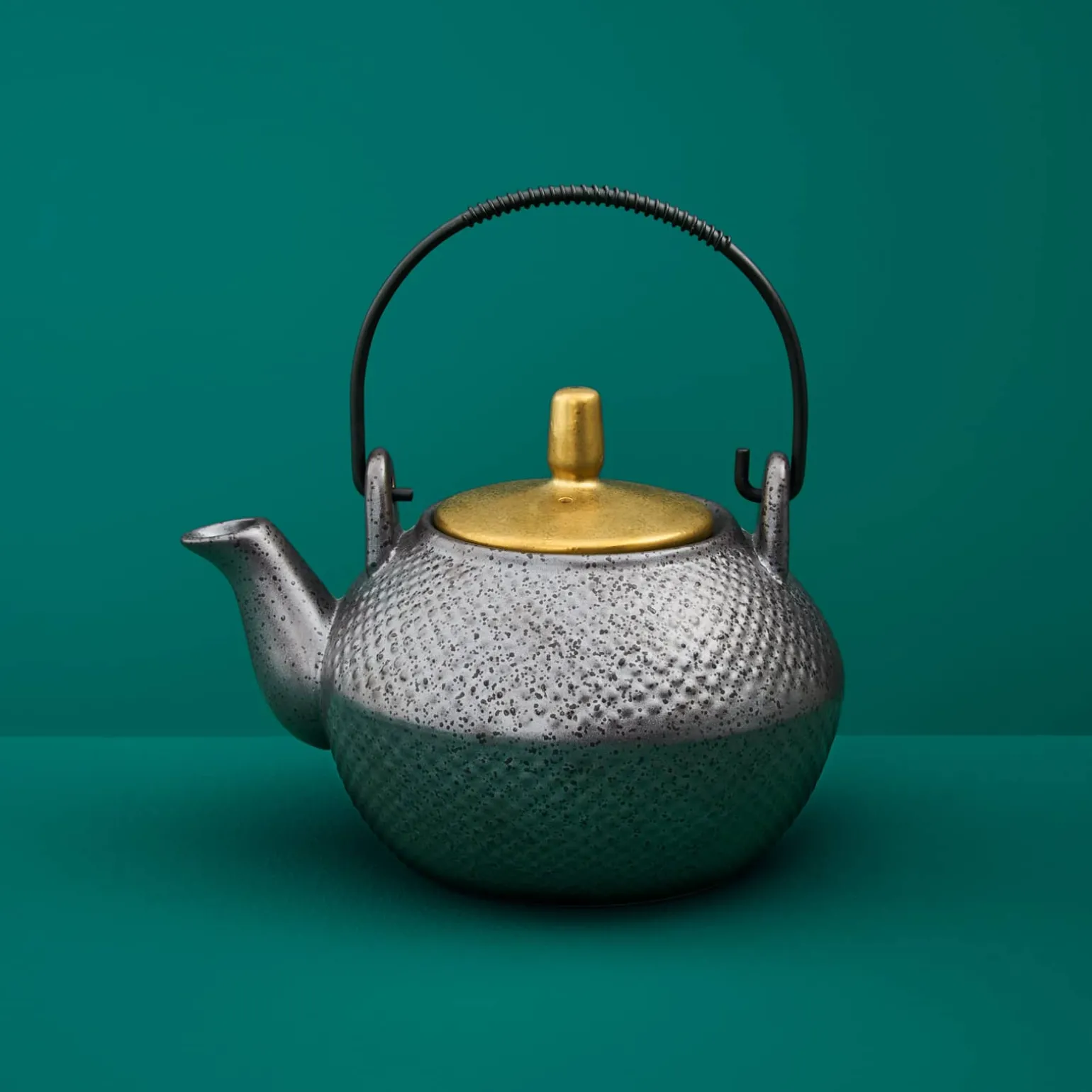 Théière Ceylon, noir-or
